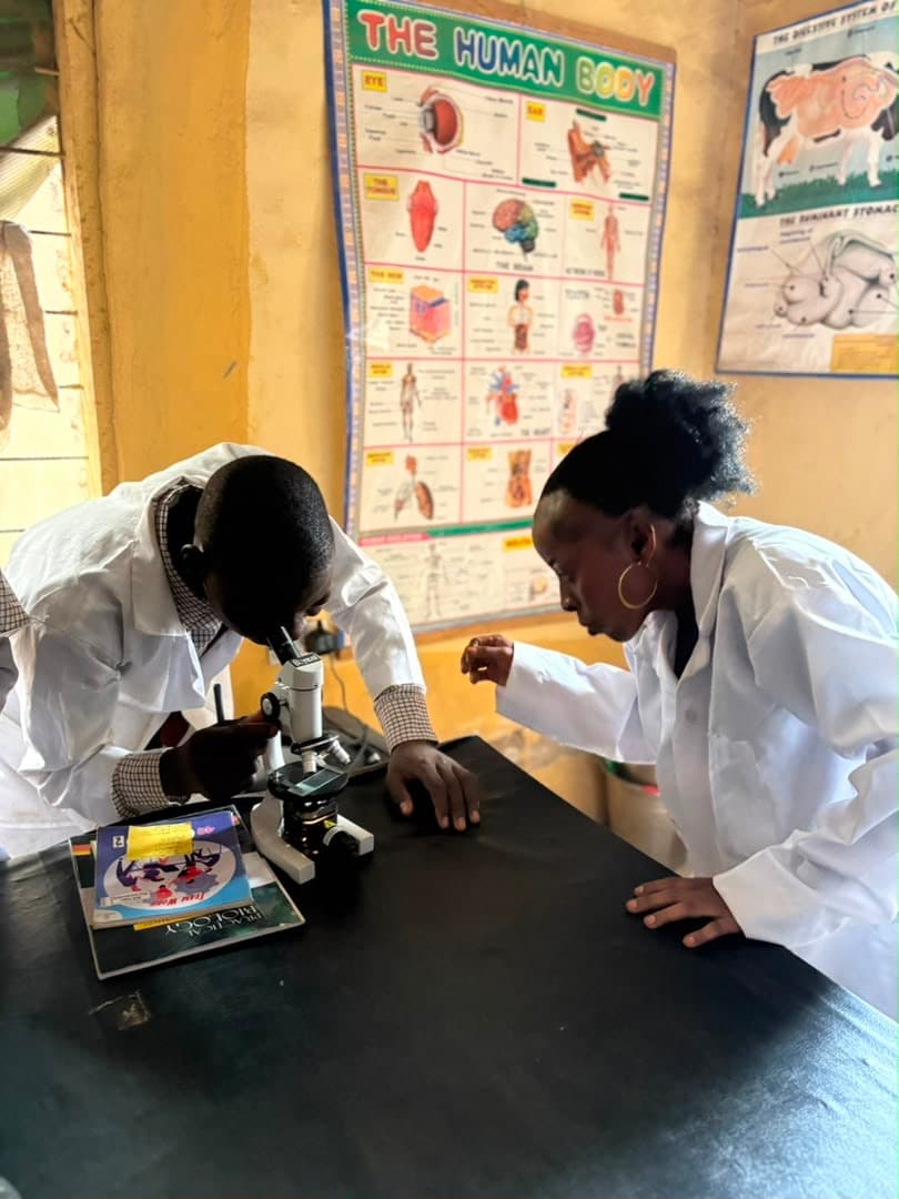 Students studying human anatomy in the biology lab
